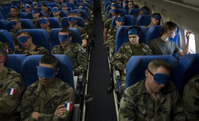 stopover-voir-du-pays-soko-ariane-labed-delphine-coulin-muriel-coulin